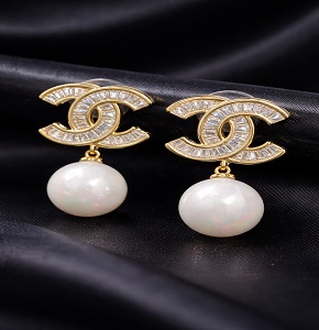 Luxury Gold Crystal Pearl Drop Earrings